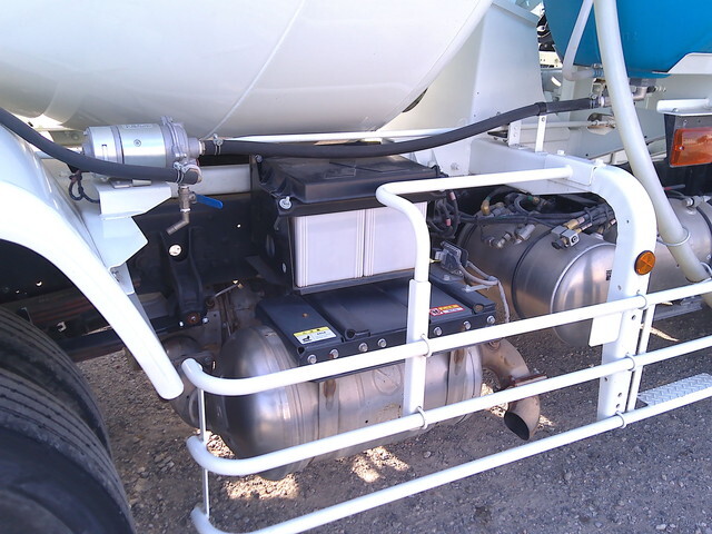 三菱ふそうファイターミキサー車（コンクリートミキサー）増トン（6t・8t）[写真18]