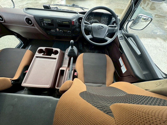 日野レンジャー冷凍車（冷蔵車）中型（4t）[写真15]