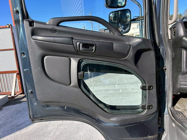 日野レンジャーアルミウイング中型（4t）[写真18]