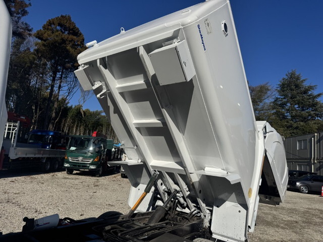 三菱ふそうキャンターパッカー車（塵芥車）小型（2t・3t）[写真23]