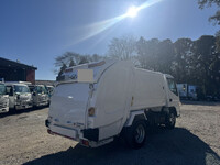 三菱ふそうキャンターパッカー車（塵芥車）小型（2t・3t）[写真02]