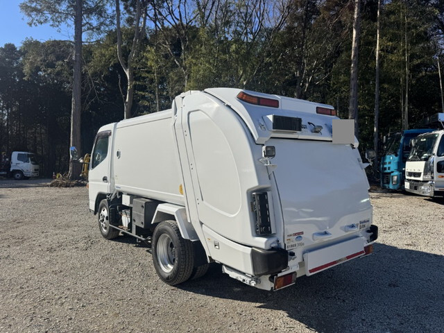 三菱ふそうキャンターパッカー車（塵芥車）小型（2t・3t）[写真04]