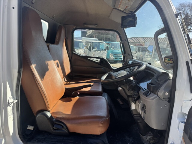 三菱ふそうキャンターパッカー車（塵芥車）小型（2t・3t）[写真05]