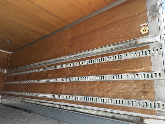 日野レンジャーアルミバン中型（4t）[写真23]