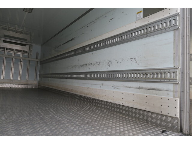 日野レンジャー冷凍車（冷蔵車）中型（4t）[写真10]