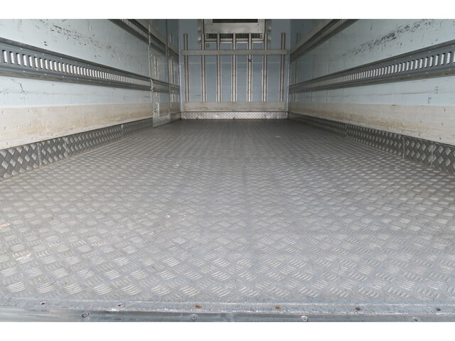 日野レンジャー冷凍車（冷蔵車）中型（4t）[写真13]