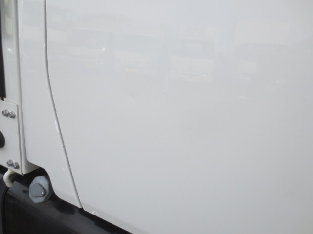 三菱ふそうキャンターダブルキャブ（Wキャブ）小型（2t・3t）[写真20]