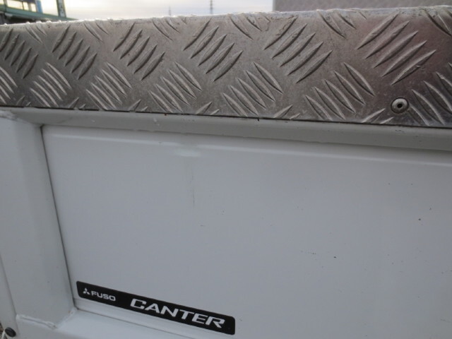 三菱ふそうキャンターダブルキャブ（Wキャブ）小型（2t・3t）[写真26]