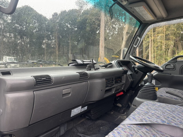 いすゞエルフセーフティローダー小型（2t・3t）[写真12]