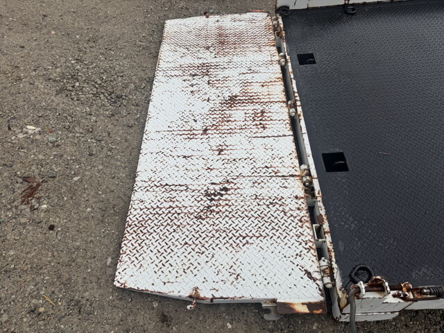 いすゞエルフセーフティローダー小型（2t・3t）[写真21]