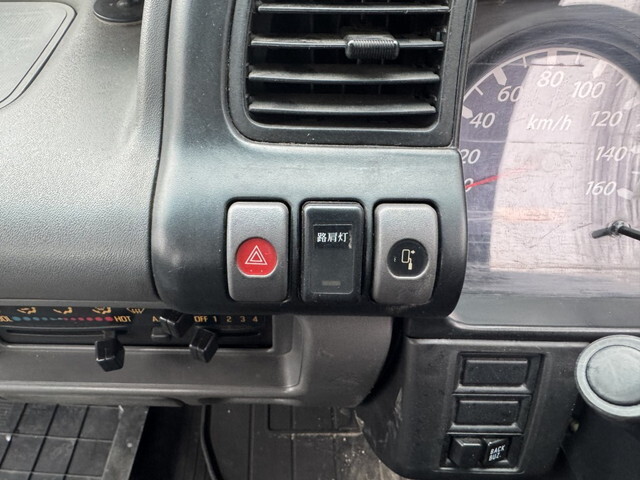 いすゞエルフセーフティローダー小型（2t・3t）[写真08]