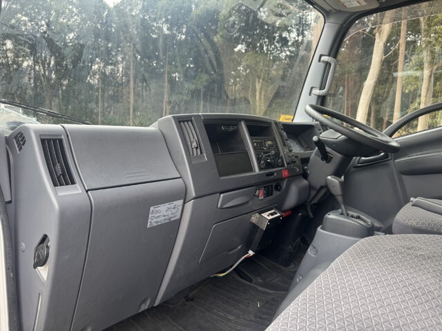 いすゞエルフボトルバン小型（2t・3t）[写真14]