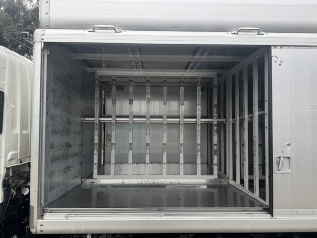 いすゞエルフボトルバン小型（2t・3t）[写真16]