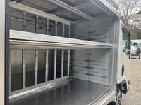 いすゞエルフボトルバン小型（2t・3t）[写真25]