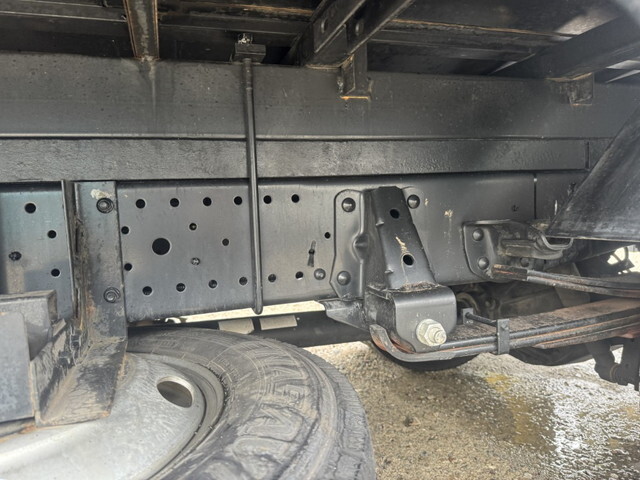 いすゞエルフボトルバン小型（2t・3t）[写真30]