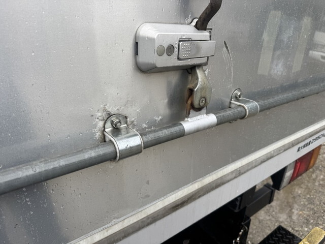 いすゞエルフボトルバン小型（2t・3t）[写真38]