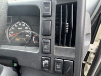 いすゞエルフボトルバン小型（2t・3t）[写真08]