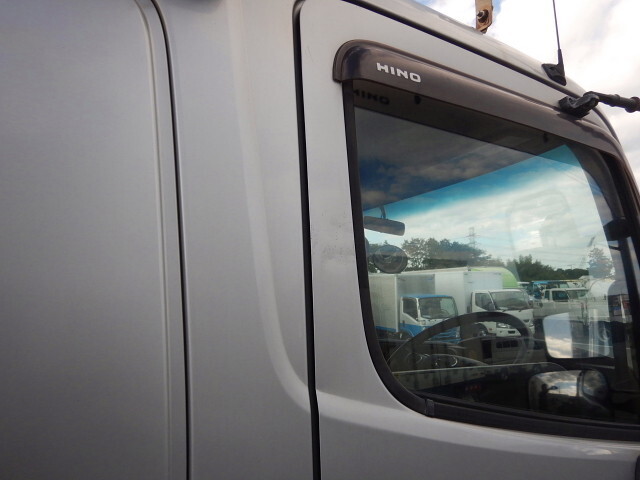 日野プロフィアダンプ大型（10t）[写真32]