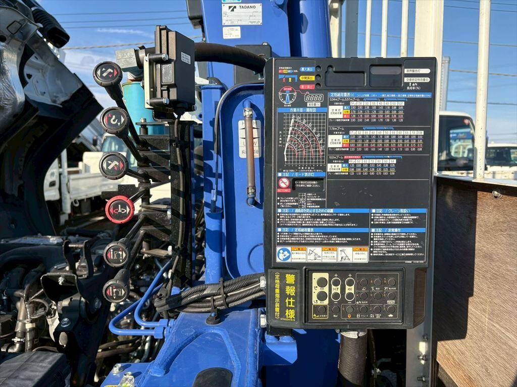 いすゞフォワードクレーン4段中型（4t）[写真13]