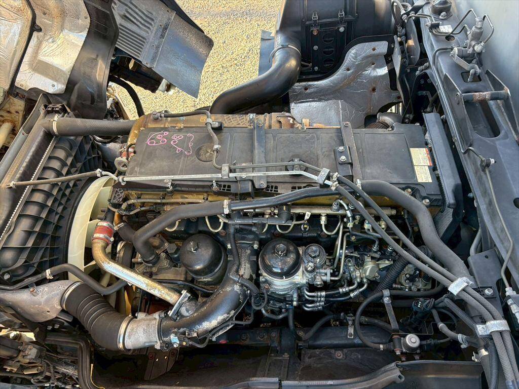 三菱ふそうスーパーグレートアルミブロック大型（10t）[写真16]