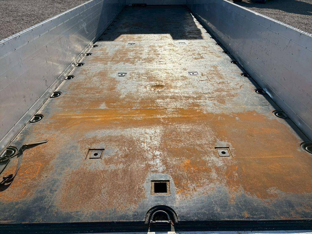 三菱ふそうスーパーグレートアルミブロック大型（10t）[写真08]