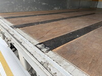 いすゞエルフアルミバン小型（2t・3t）[写真12]