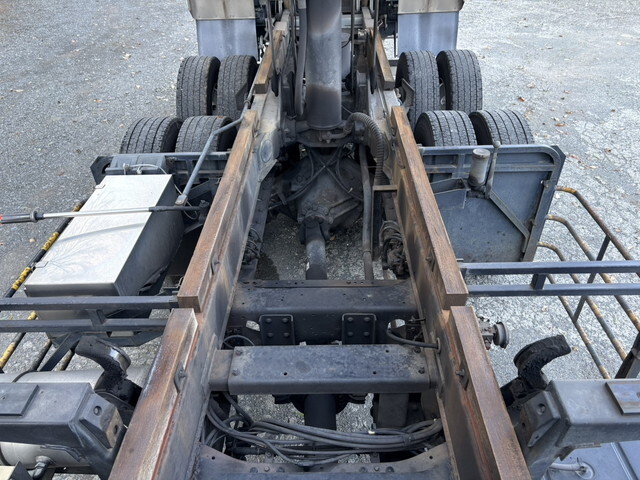 いすゞギガ深ダンプ（土砂禁ダンプ）大型（10t）[写真15]