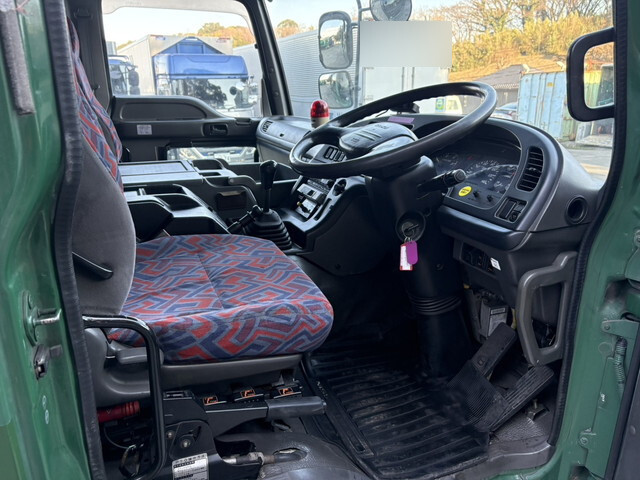 いすゞギガ深ダンプ（土砂禁ダンプ）大型（10t）[写真27]