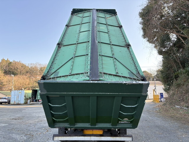 いすゞギガ深ダンプ（土砂禁ダンプ）大型（10t）[写真09]