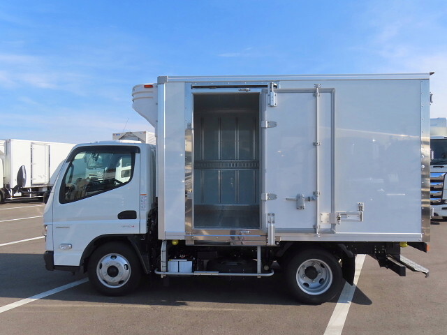 三菱ふそうキャンター冷凍車（冷蔵車）小型（2t・3t）[写真23]