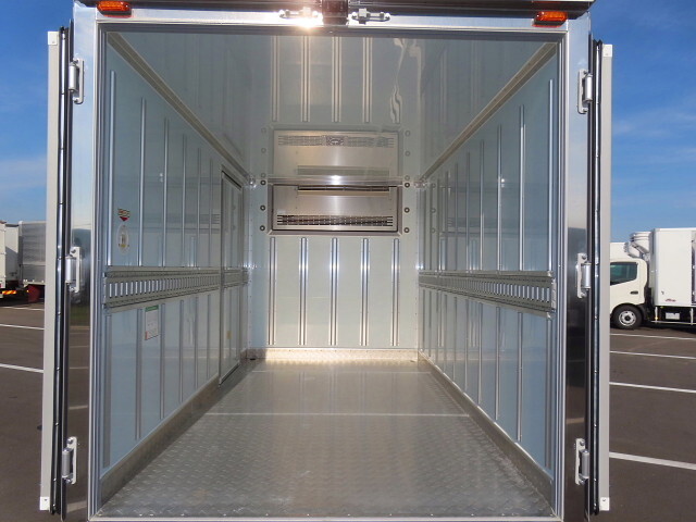 三菱ふそうキャンター冷凍車（冷蔵車）小型（2t・3t）[写真24]