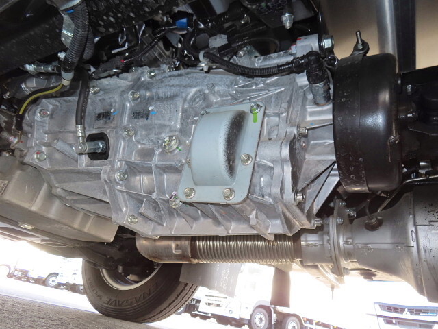 三菱ふそうキャンター冷凍車（冷蔵車）小型（2t・3t）[写真08]