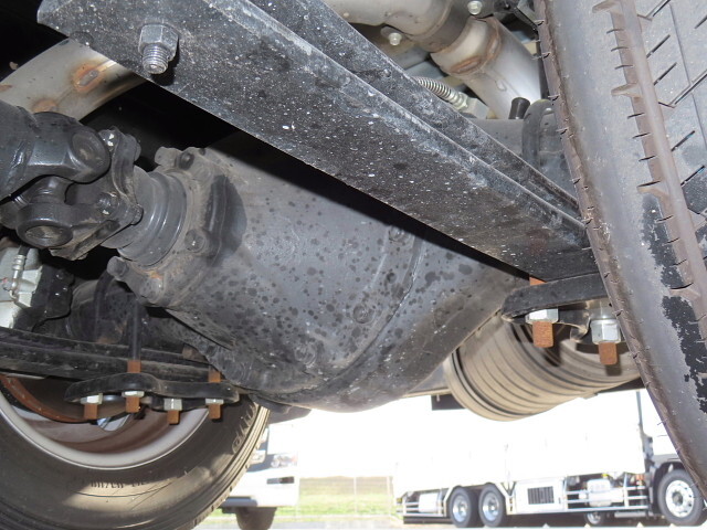 三菱ふそうキャンター冷凍車（冷蔵車）小型（2t・3t）[写真09]