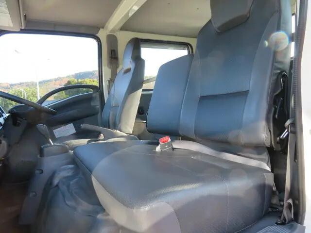 いすゞエルフダブルキャブ（Wキャブ）小型（2t・3t）[写真10]