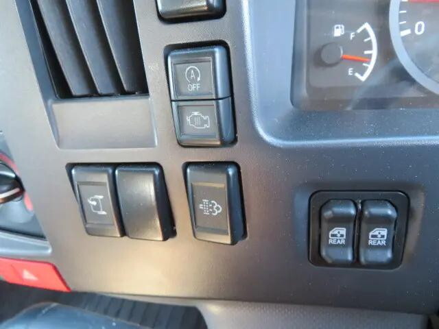 いすゞエルフダブルキャブ（Wキャブ）小型（2t・3t）[写真15]