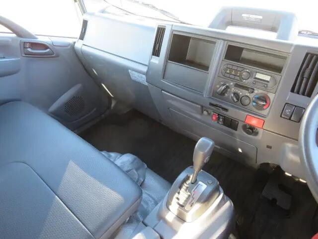 いすゞエルフダブルキャブ（Wキャブ）小型（2t・3t）[写真16]