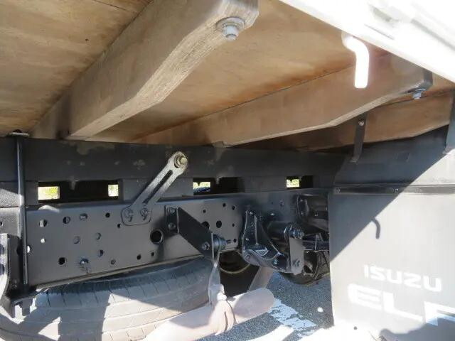 いすゞエルフダブルキャブ（Wキャブ）小型（2t・3t）[写真30]