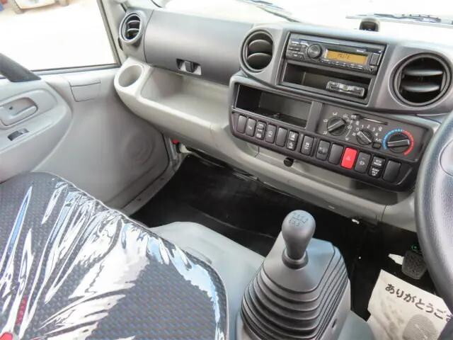 日野デュトロ平ボディ小型（2t・3t）[写真14]