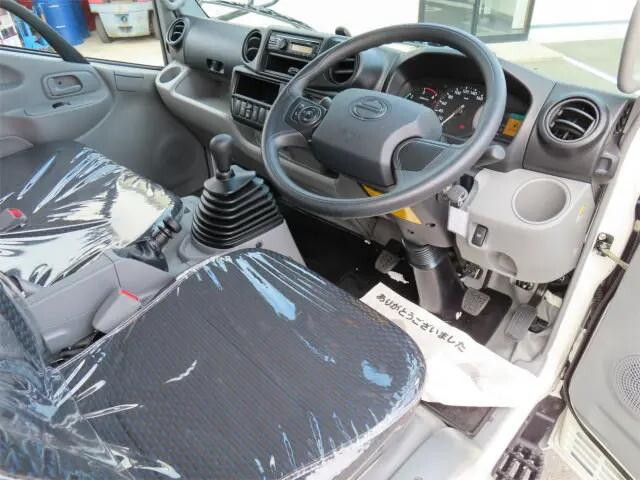 日野デュトロ平ボディ小型（2t・3t）[写真09]