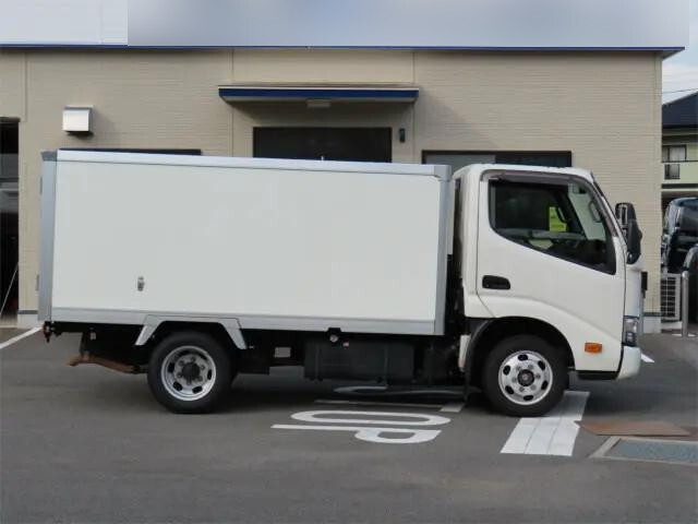 トヨタダイナ冷凍車（冷蔵車）小型（2t・3t）[写真04]