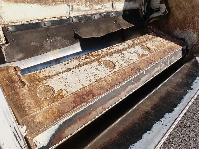 いすゞエルフパッカー車（塵芥車）小型（2t・3t）[写真24]