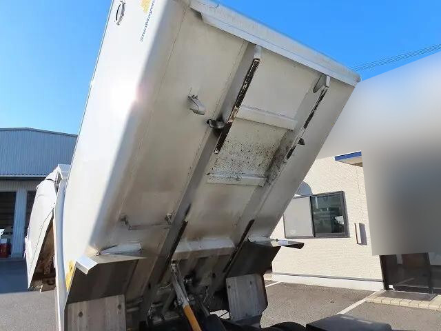 いすゞエルフパッカー車（塵芥車）小型（2t・3t）[写真40]