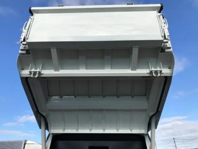 三菱ふそうキャンターパッカー車（塵芥車）小型（2t・3t）[写真23]