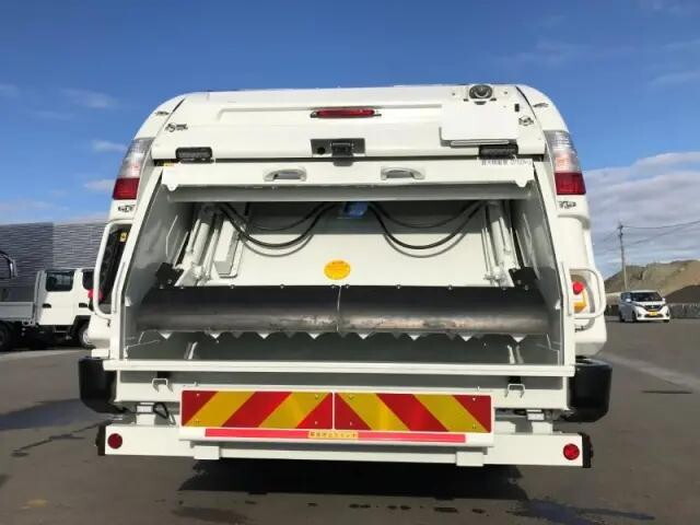 三菱ふそうキャンターパッカー車（塵芥車）小型（2t・3t）[写真24]