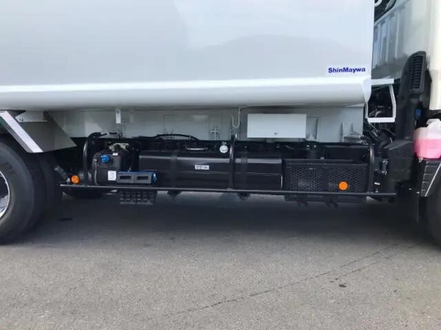 三菱ふそうキャンターパッカー車（塵芥車）小型（2t・3t）[写真35]