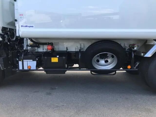 三菱ふそうキャンターパッカー車（塵芥車）小型（2t・3t）[写真36]