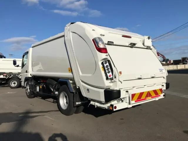 三菱ふそうキャンターパッカー車（塵芥車）小型（2t・3t）[写真04]