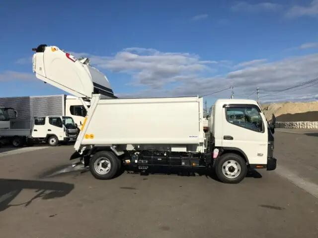 三菱ふそうキャンターパッカー車（塵芥車）小型（2t・3t）[写真05]