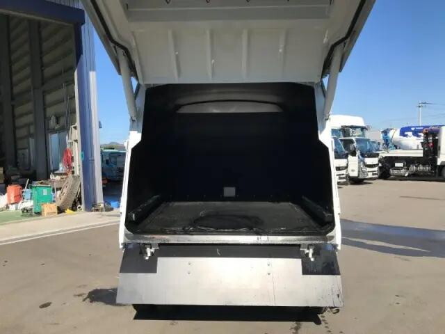 三菱ふそうキャンターパッカー車（塵芥車）小型（2t・3t）[写真21]