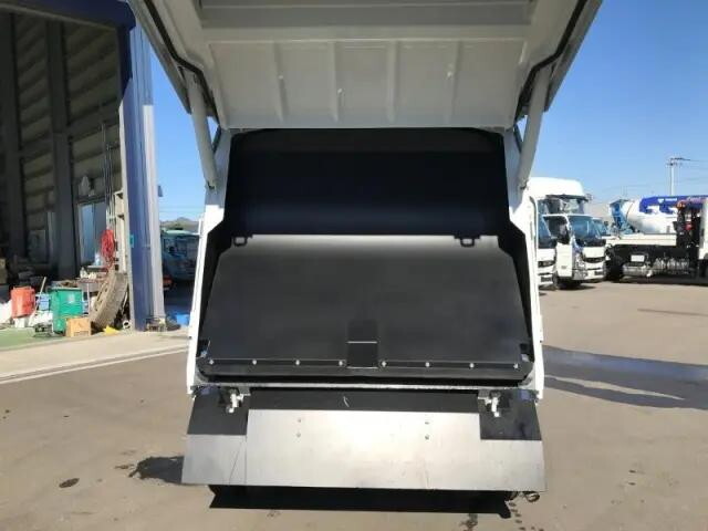 三菱ふそうキャンターパッカー車（塵芥車）小型（2t・3t）[写真22]